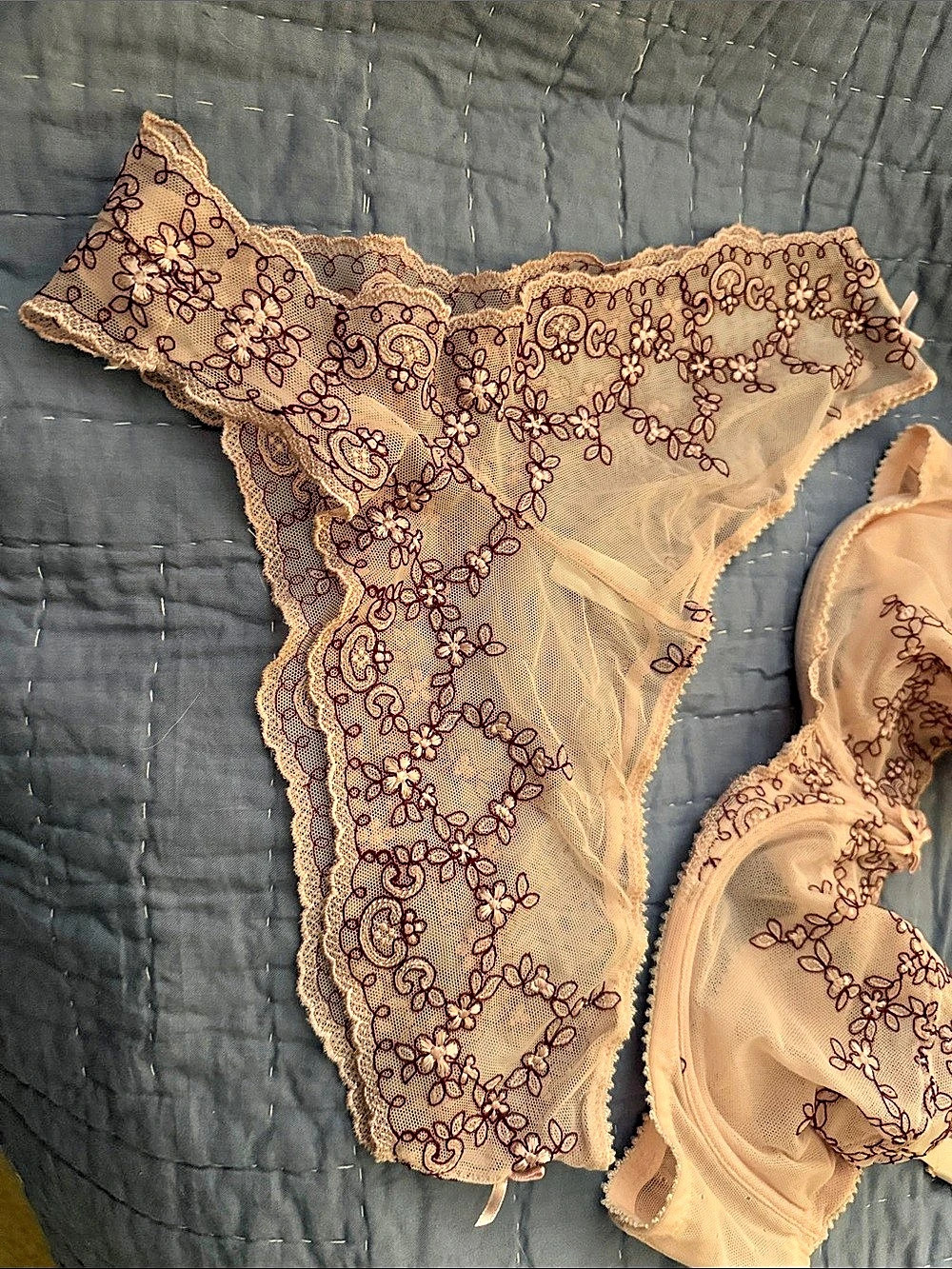 Etam Floral Lace Bra & Panty Set in Pink, Size 36D, L panties - Picture 4 of 11